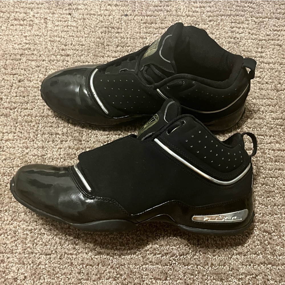 2002 limited edition Nike East2West Footlocker Exclusive size 11.